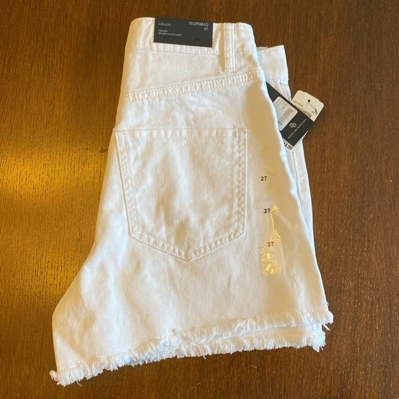 Numero Juniors Lou Lou High Rise Raw-Edge-Hem Denim Shorts White Size 27 - Picture 5 of 11